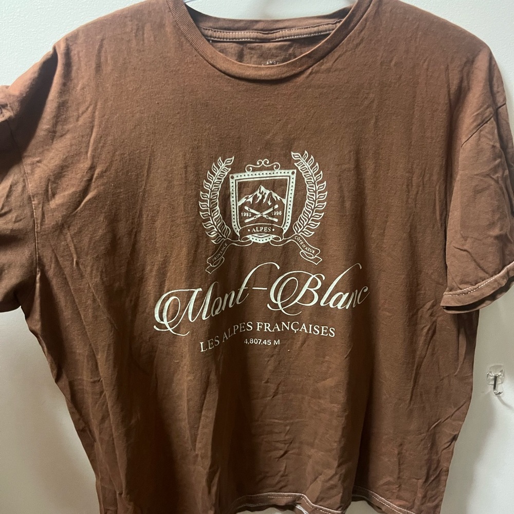 PacSun brown graphic tee